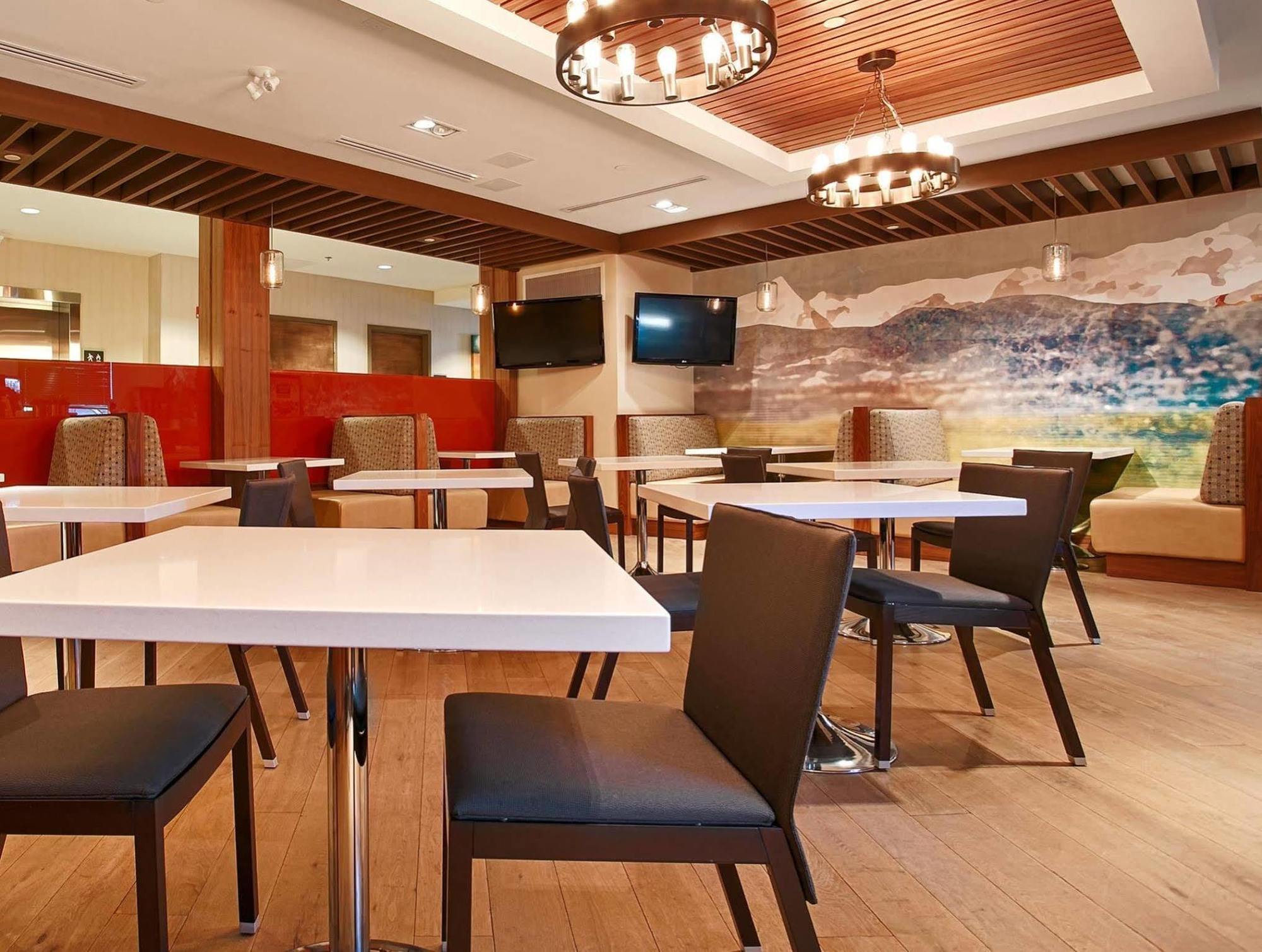 Mountain View Inn & Suites Sundre Eksteriør billede