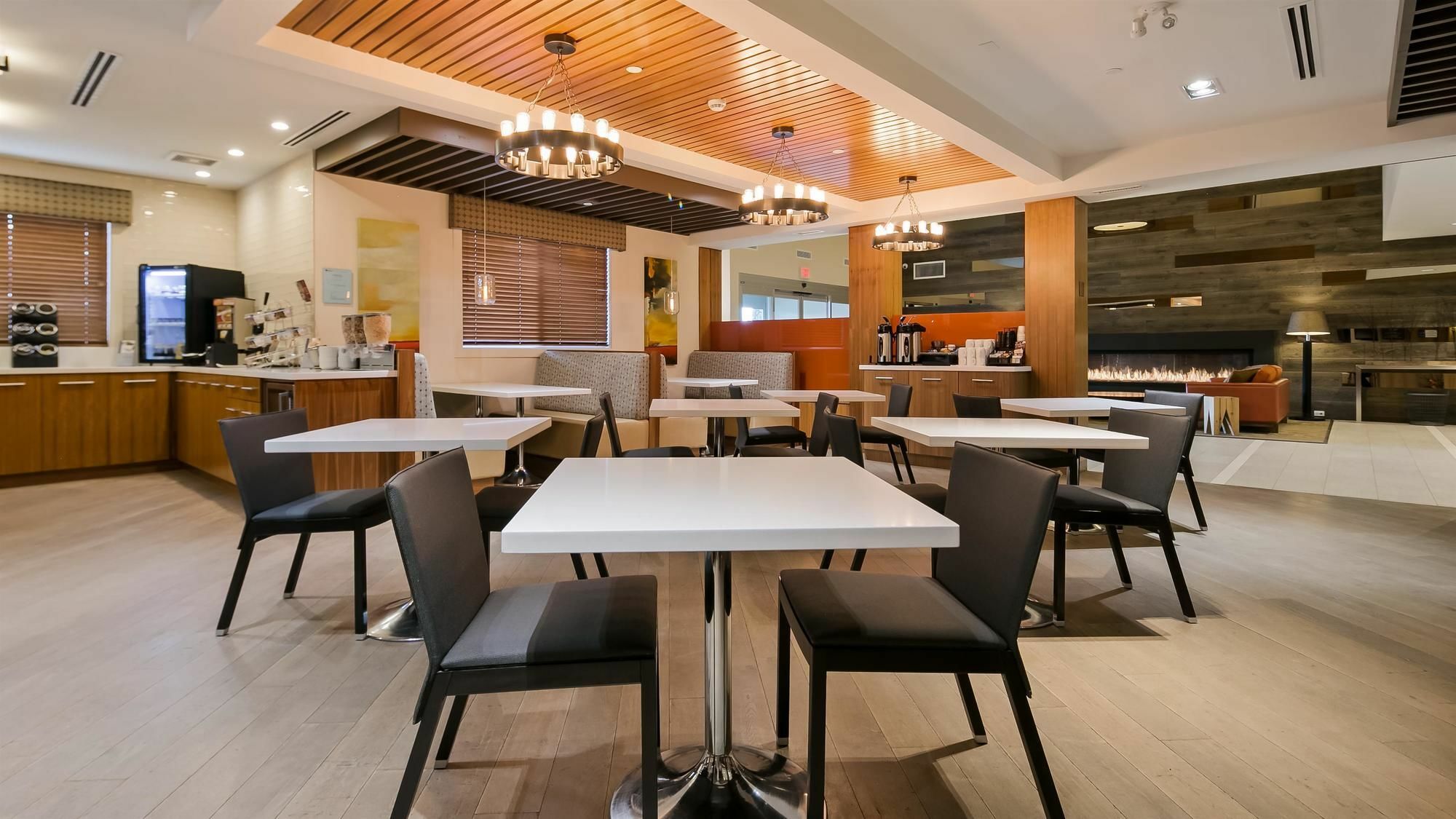 Mountain View Inn & Suites Sundre Eksteriør billede